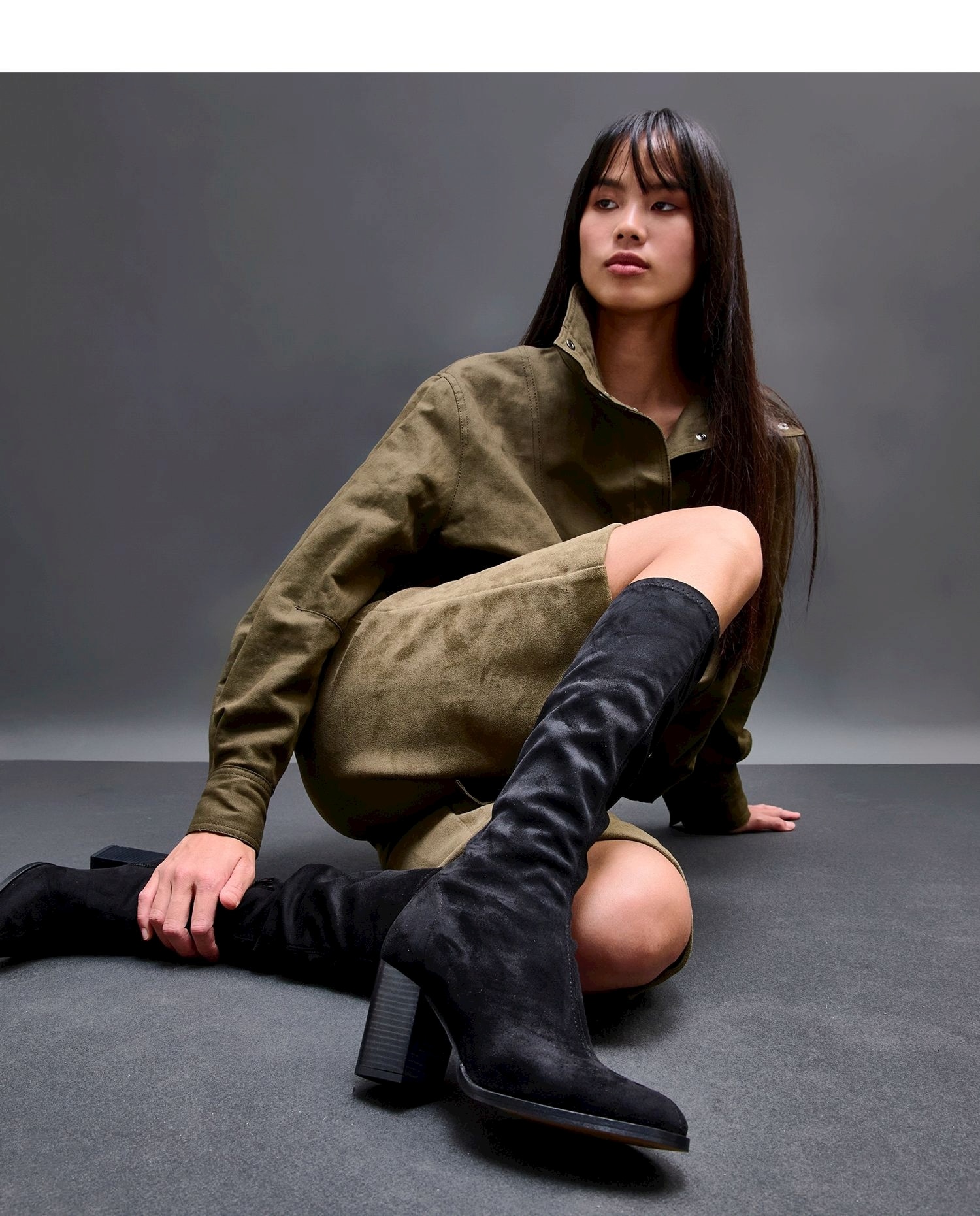 Botas Básicas Altas em Têxtil com Tacão Largo Preto-2