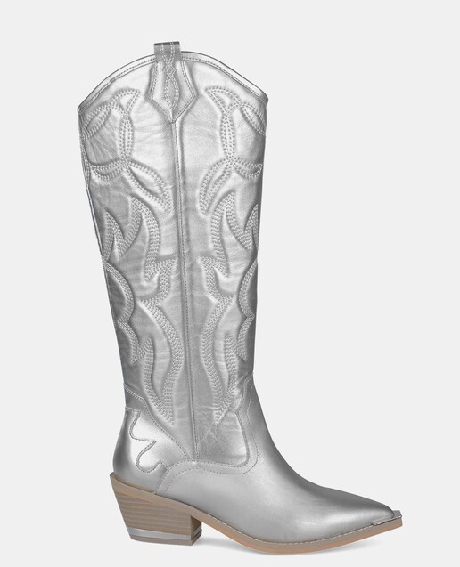 Imagem 0 de Botas em Pele com Biqueira Afiada e Tacão Bloco