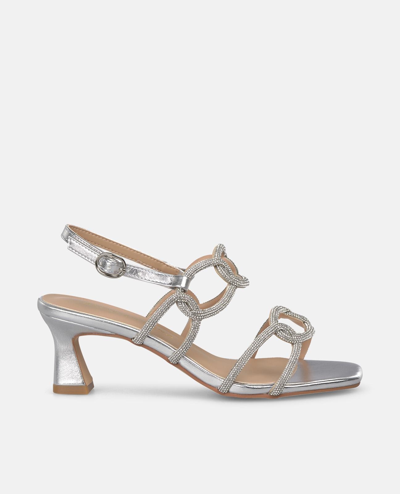Imagem 0 de Sandálias de Salto Efeito Metalizado com Tiras Entrelaçadas em Círculos e Fecho de Fivela