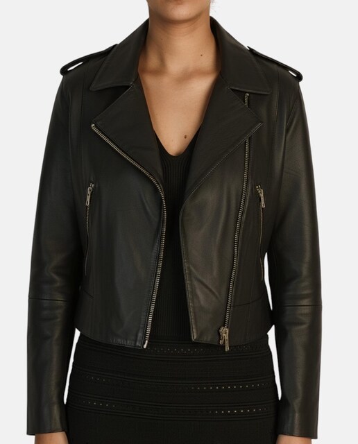 Imagem 0 de Blusão de Pele com Detalhes e Fecho Zip