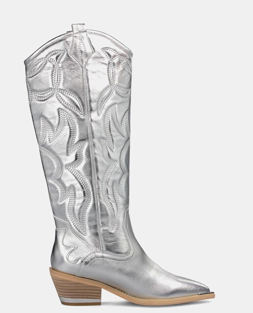 Imagem 0 de Botas Altas de Pele com Biqueira Afiada