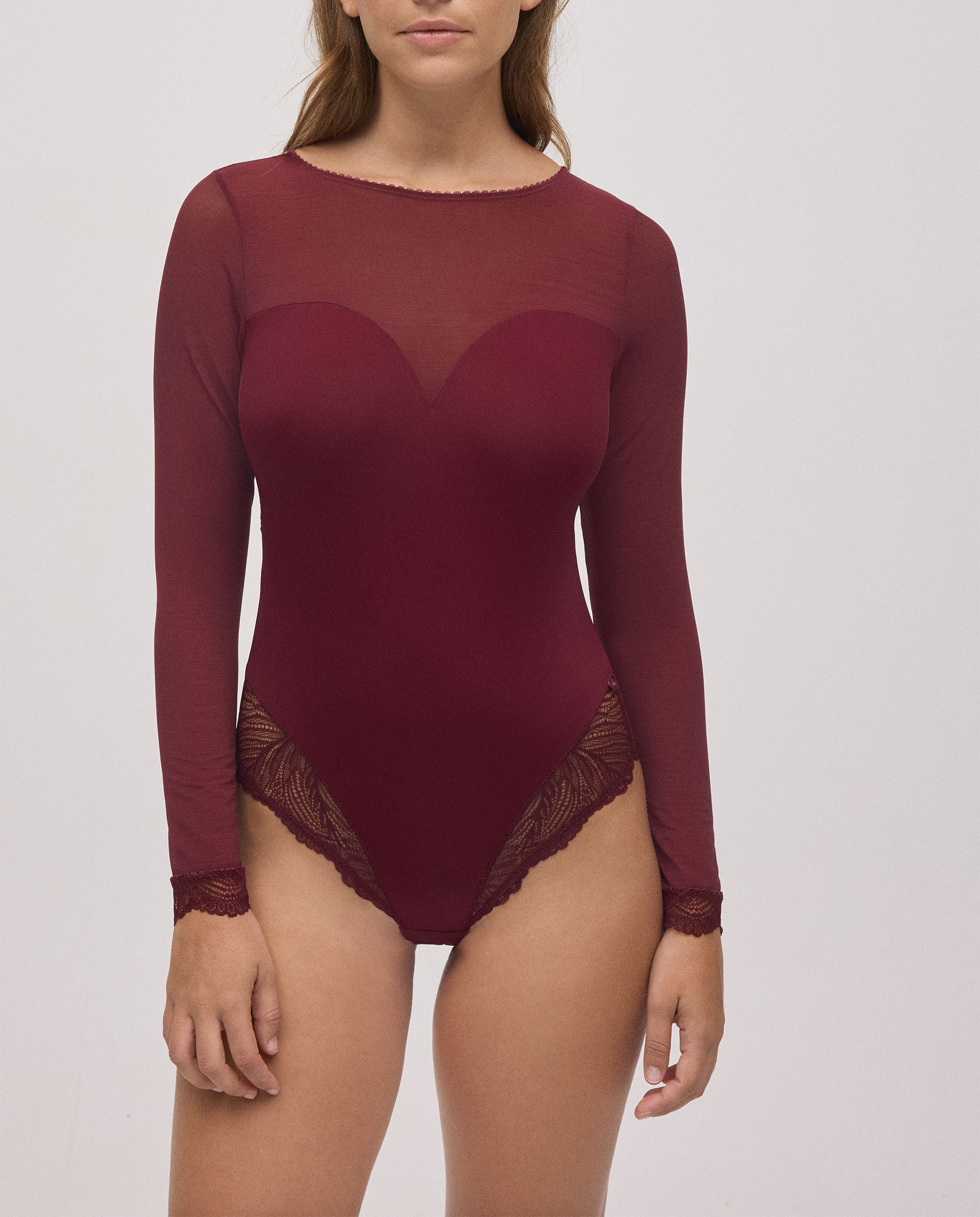 Imagem 0 de Body de Renda com Manga Comprida e Costas Abertas