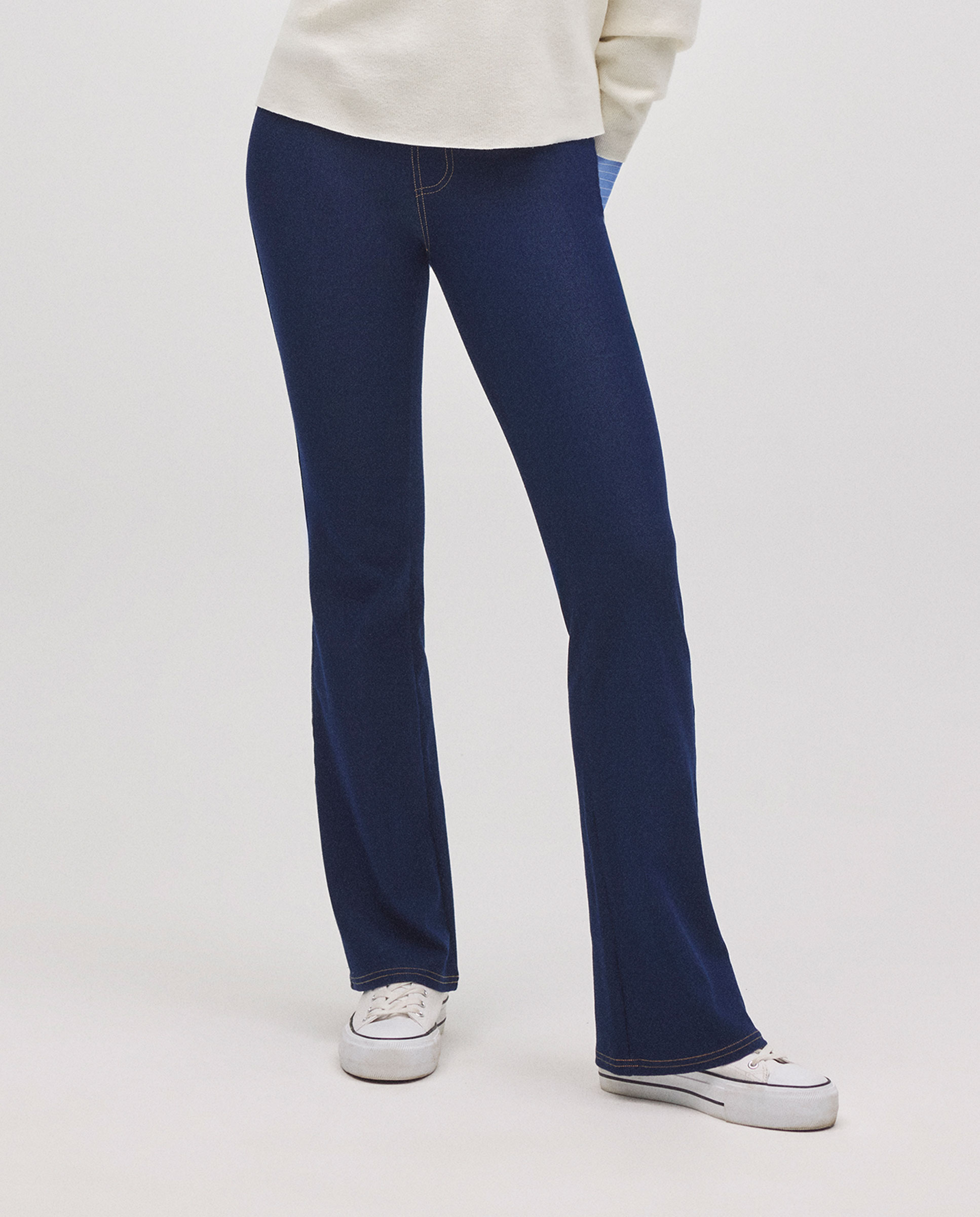 Imagem 0 de Calças Jeans Elásticas Flare