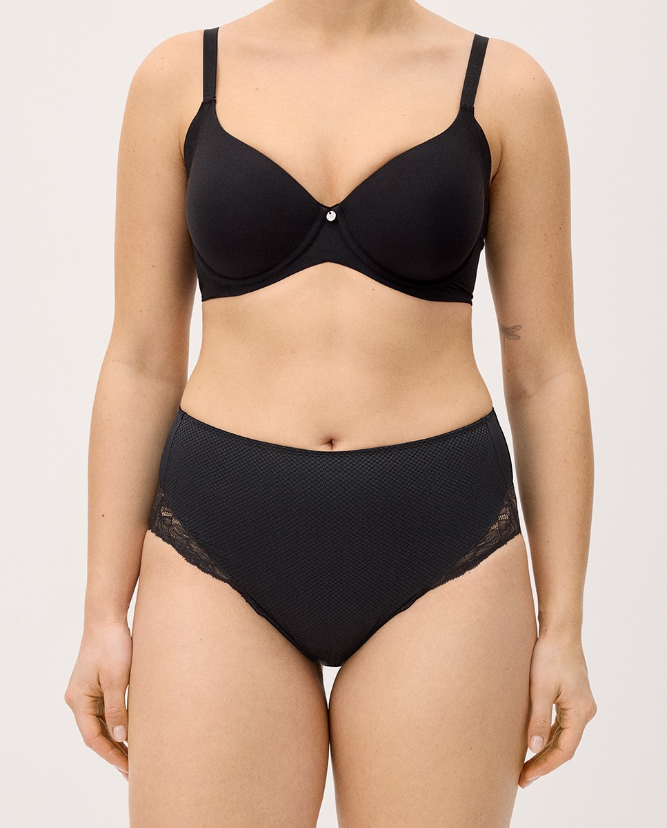 Imagem 0 de Cueca Alta de Controle com Renda