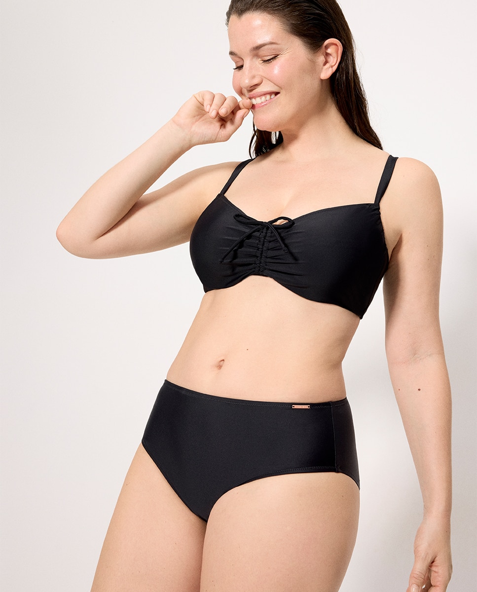 Tops de Biquíni Redutor em Copas D e e Preto-3