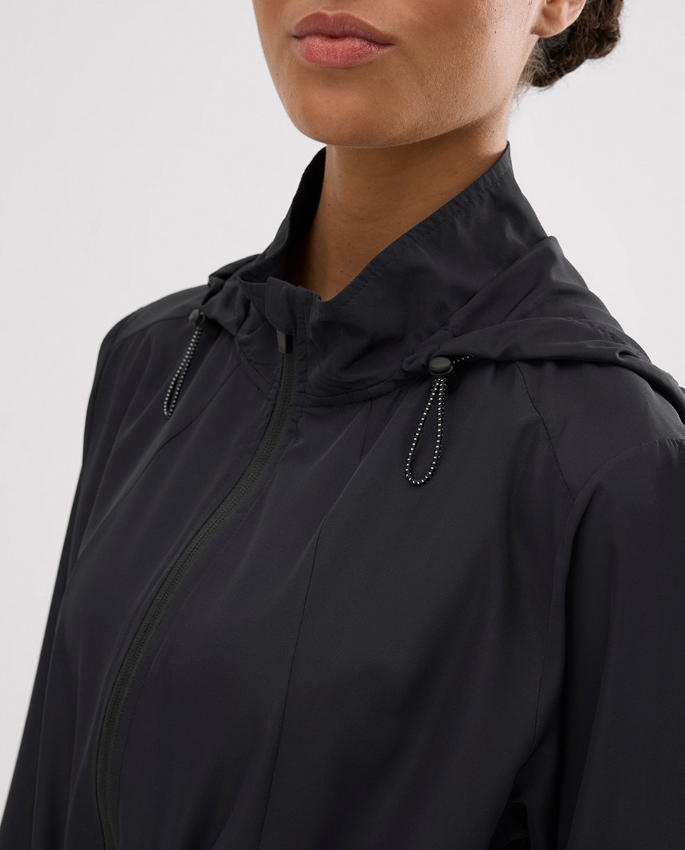 Casaco Desportivo Corta-vento com Capuz e Bolsos Preto-3
