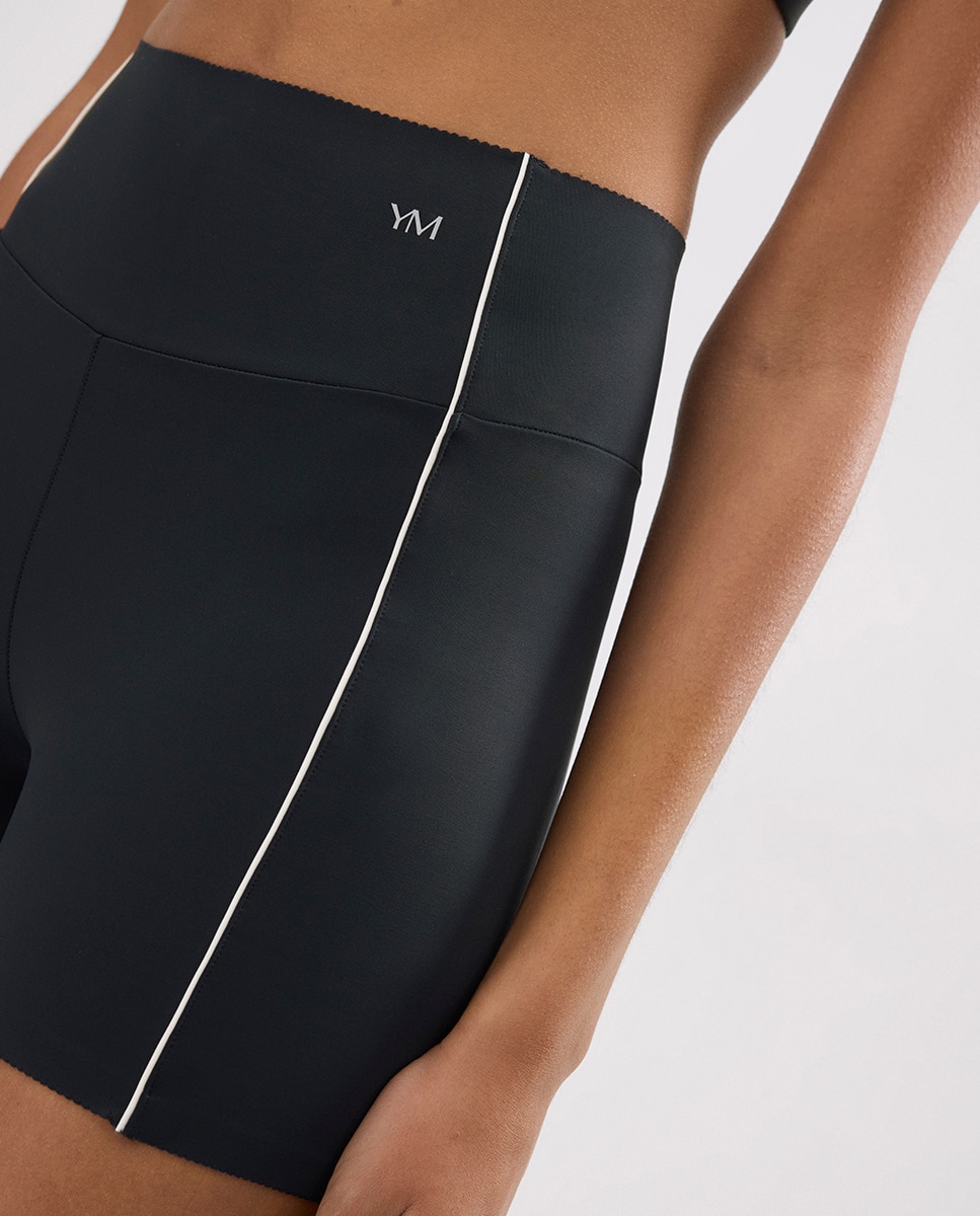 Calções Desportivos Compressive Curtos Efeito Push-up Preto-4