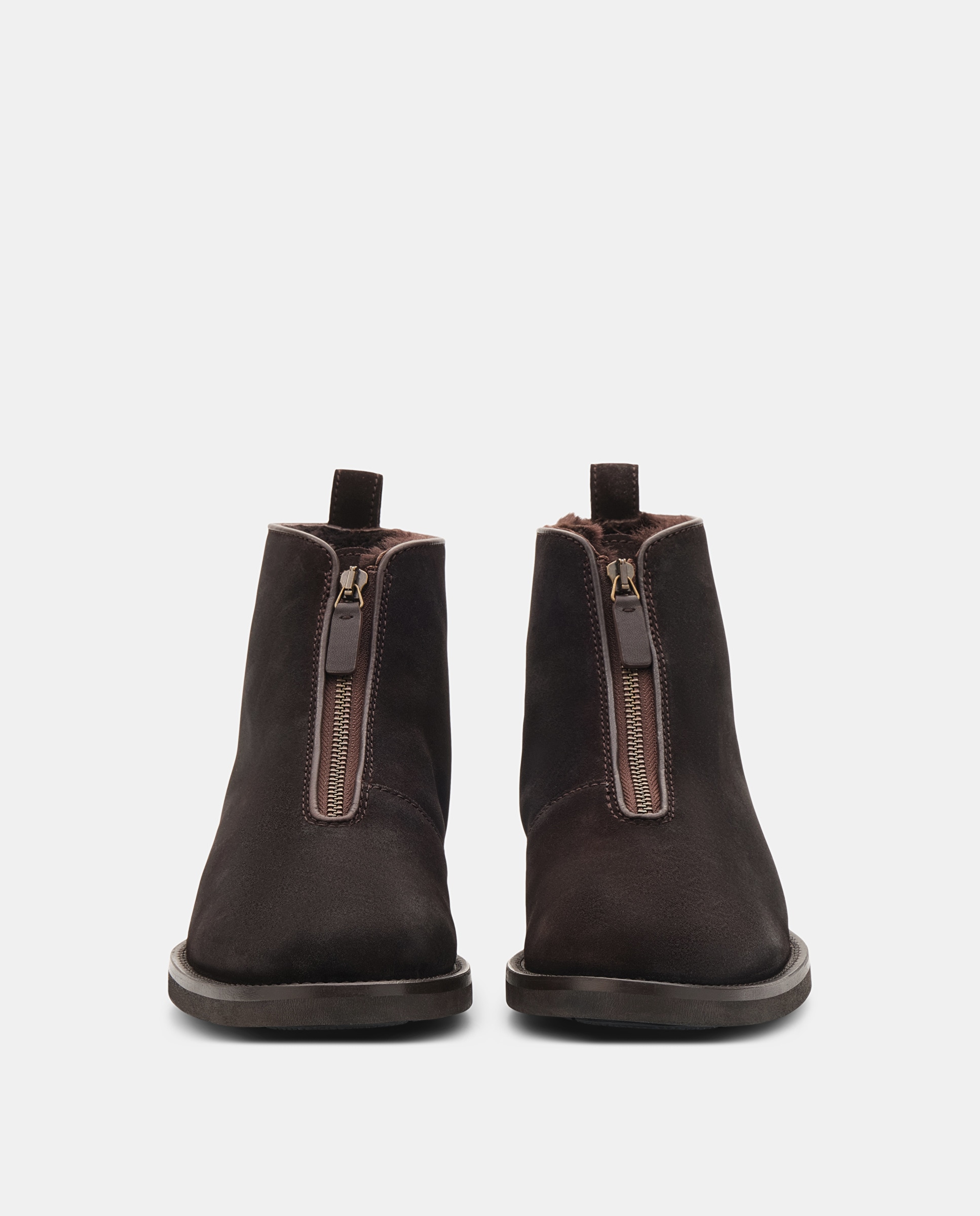 Botins Chelsea de Pele de Bovino em Moka Moca-6