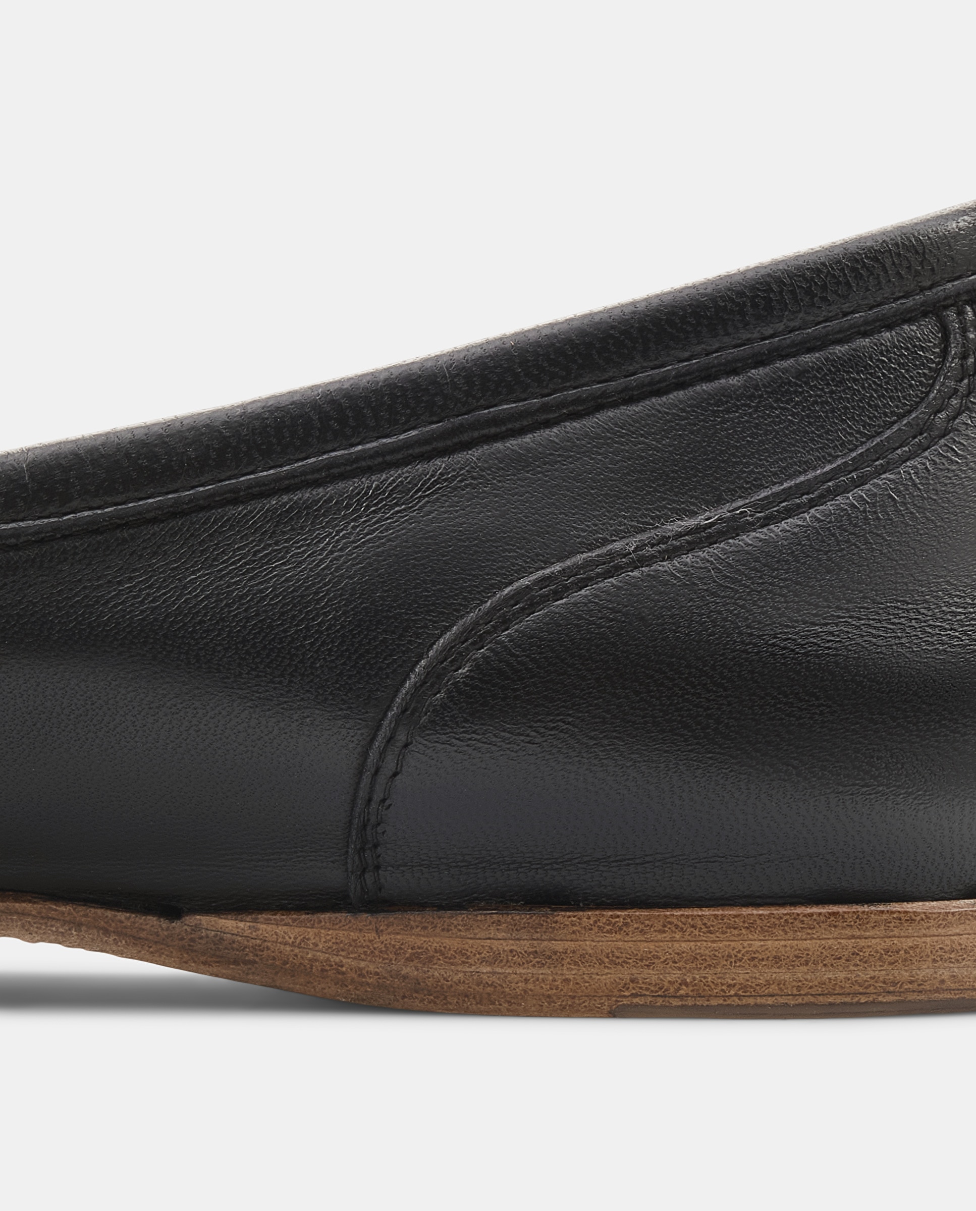 Mocassins Goya de Pele de Cordeiro Preto-4