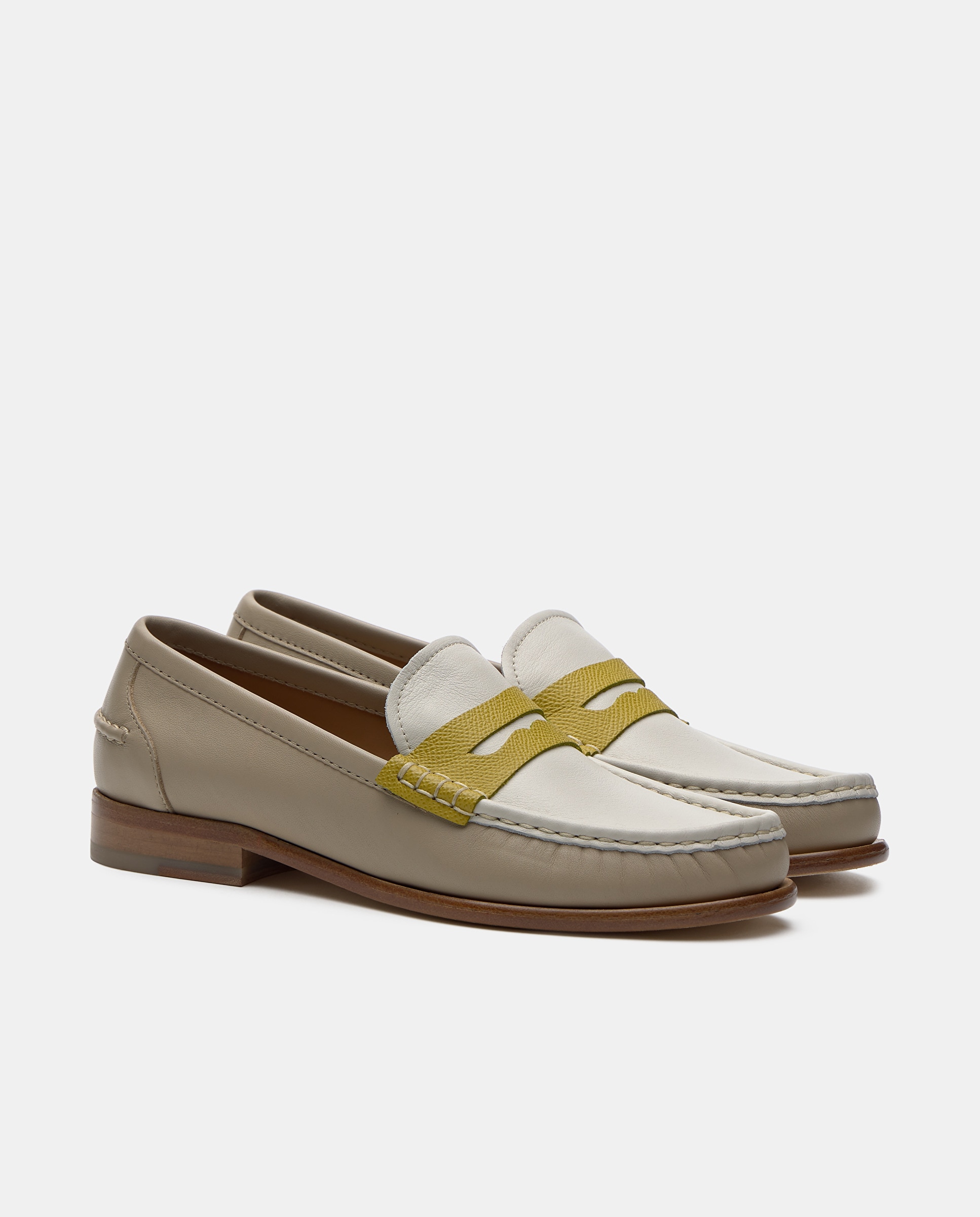 Mocassins de Pele de Novilho Bege-2