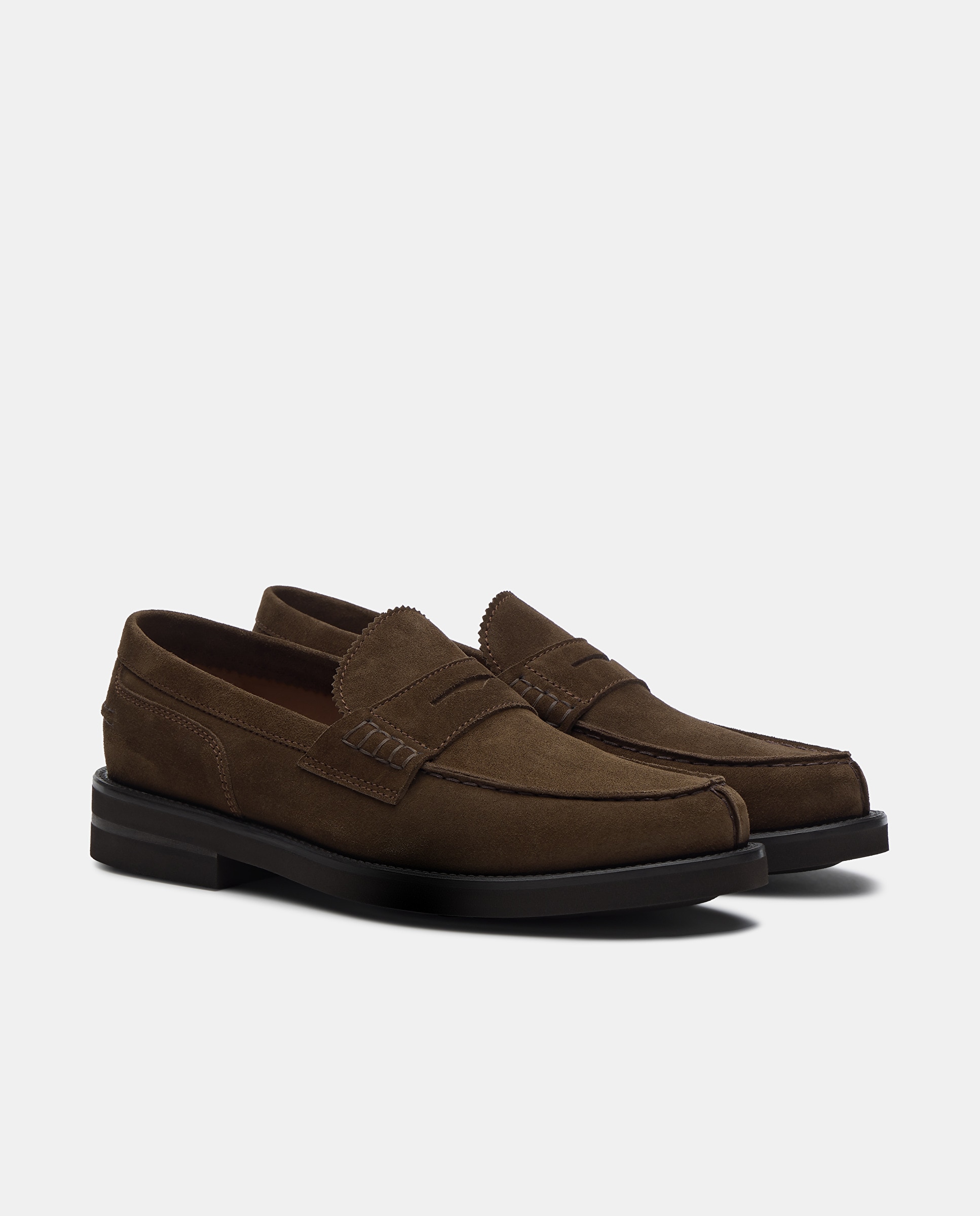 Mocassins de Camurça com Detalhe de Travessão e Sola de Borracha - Castanho Castanho-2