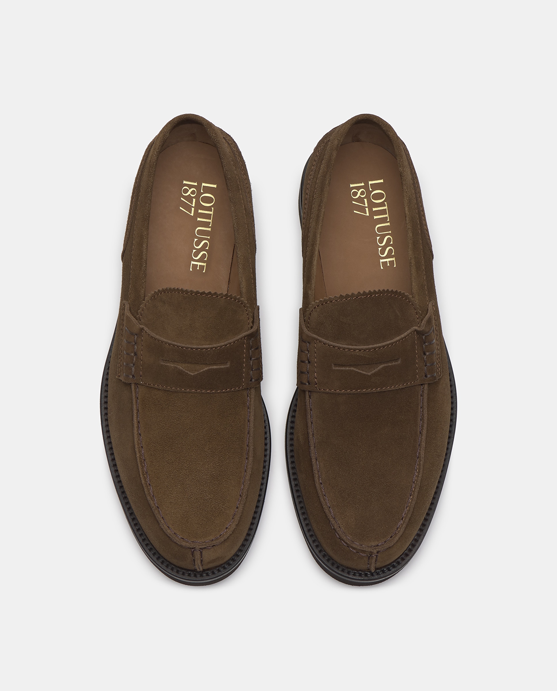 Mocassins de Camurça com Detalhe de Travessão e Sola de Borracha - Castanho Castanho-6