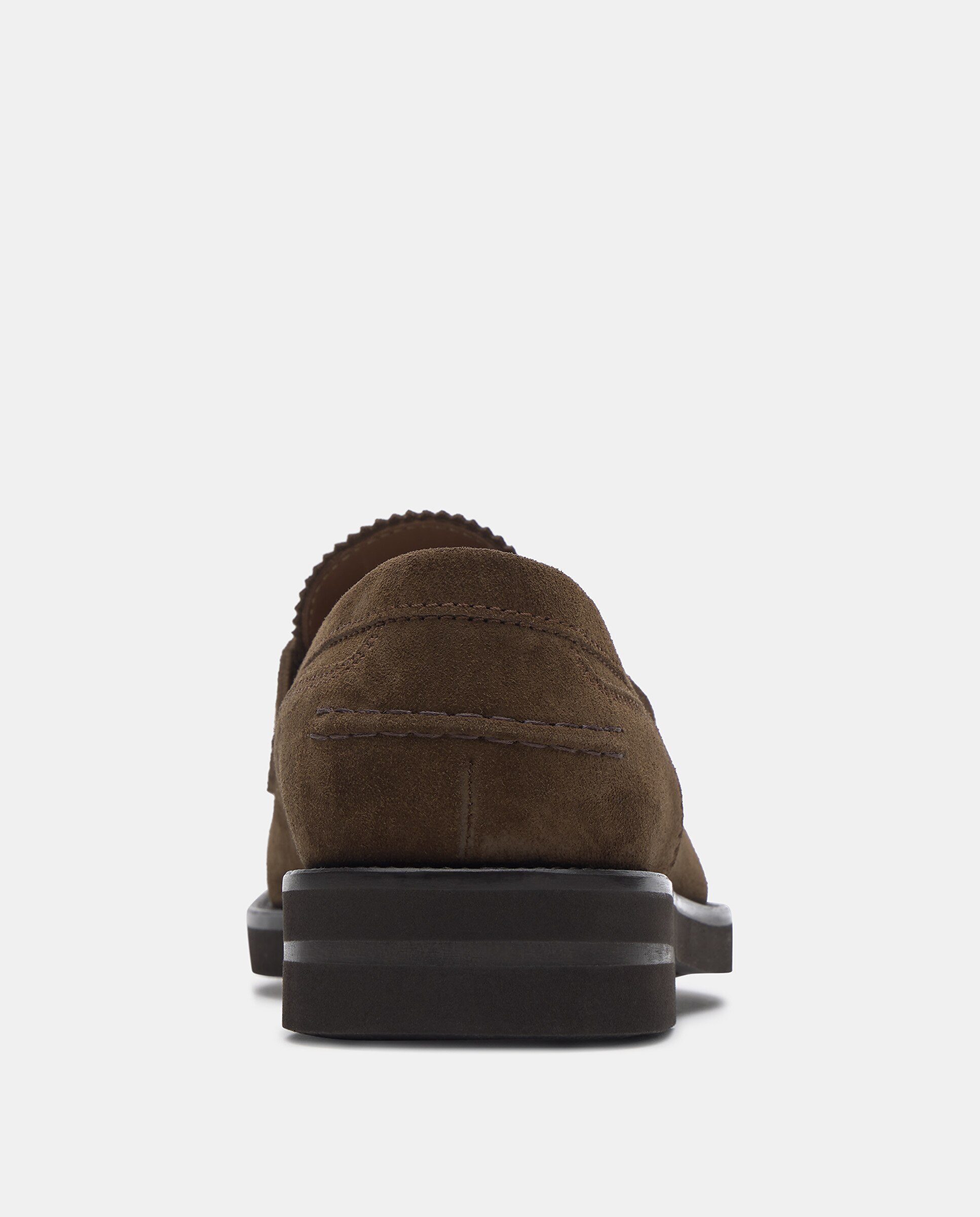 Mocassins de Camurça com Detalhe de Travessão e Sola de Borracha - Castanho Castanho-3
