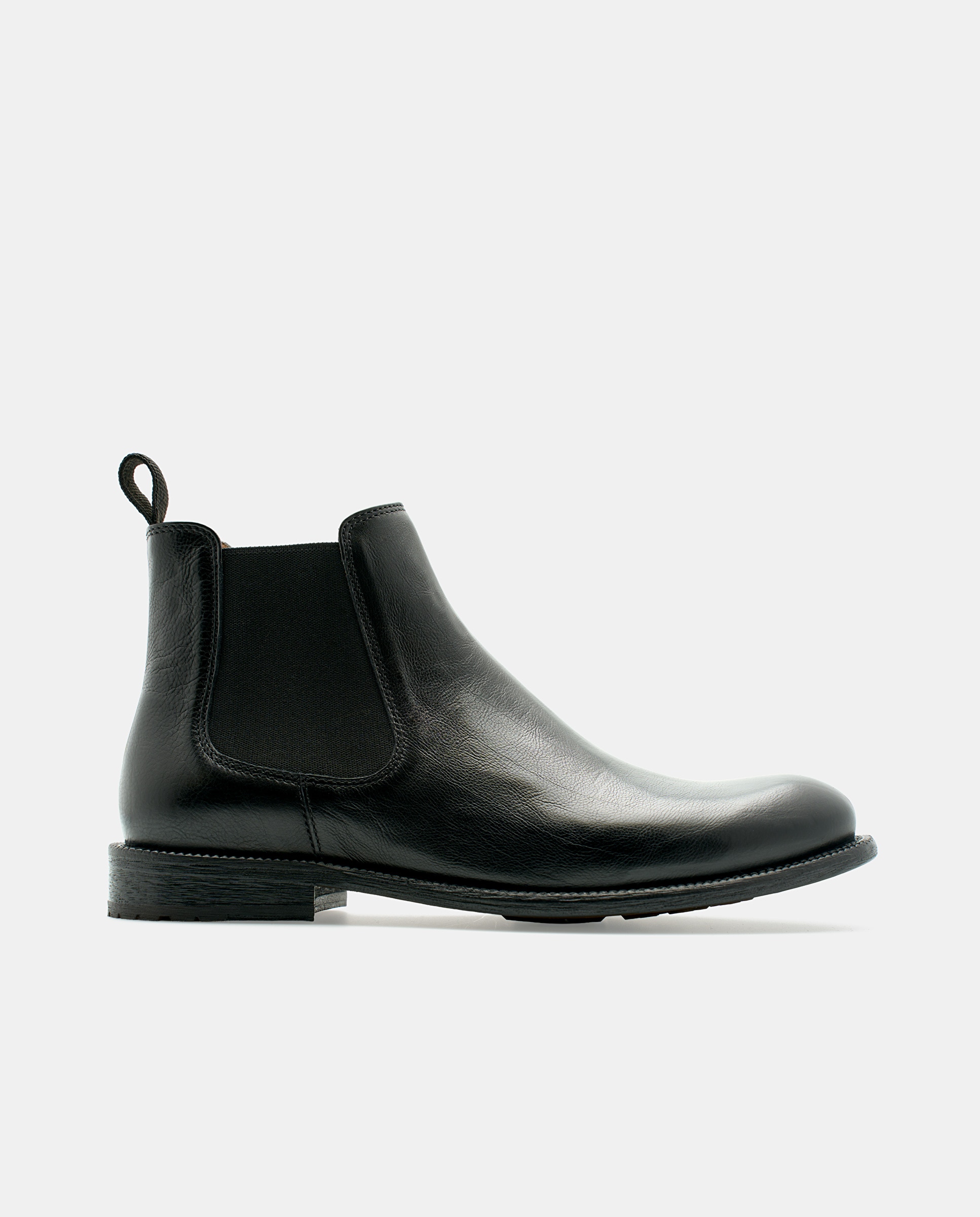 Imagem 0 de Botins Lutton de Pele de Bovino em Preto