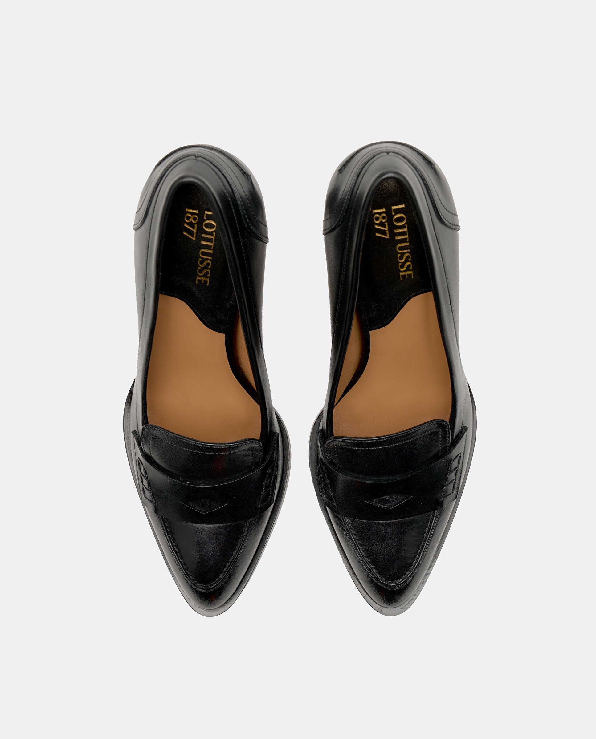 Mocassins de Salto Smithson de Pele Bovino em Preto Preto-6