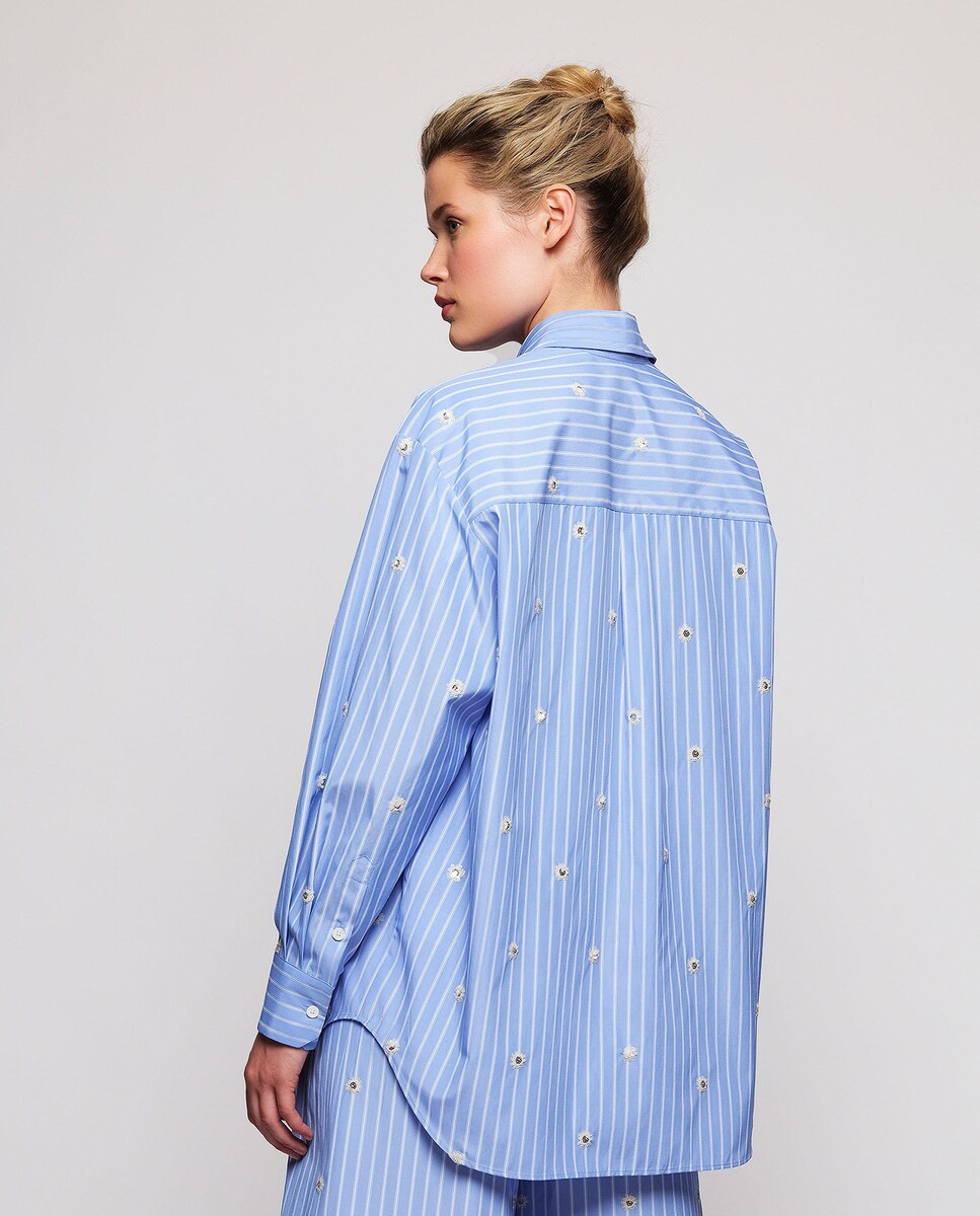 Camisa às Riscas com Aplicações Florais Azul-2