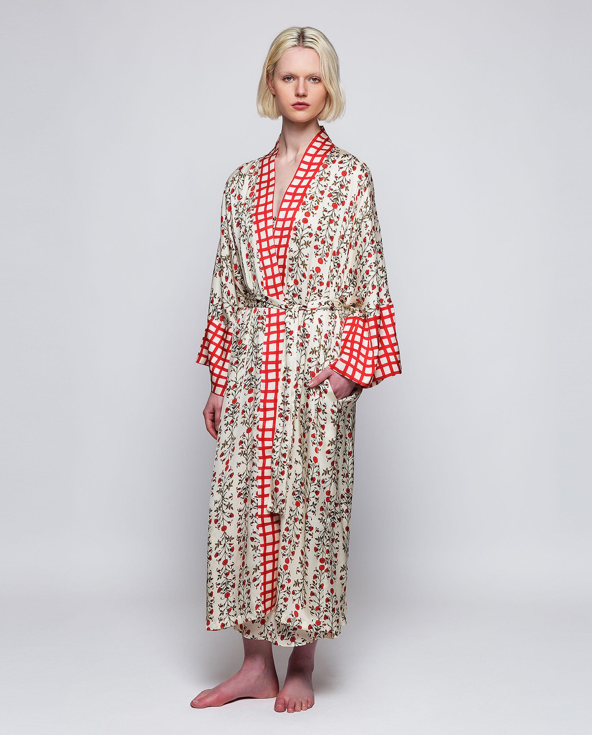 Imagem 0 de Kimono Estampado Floral com Apliques