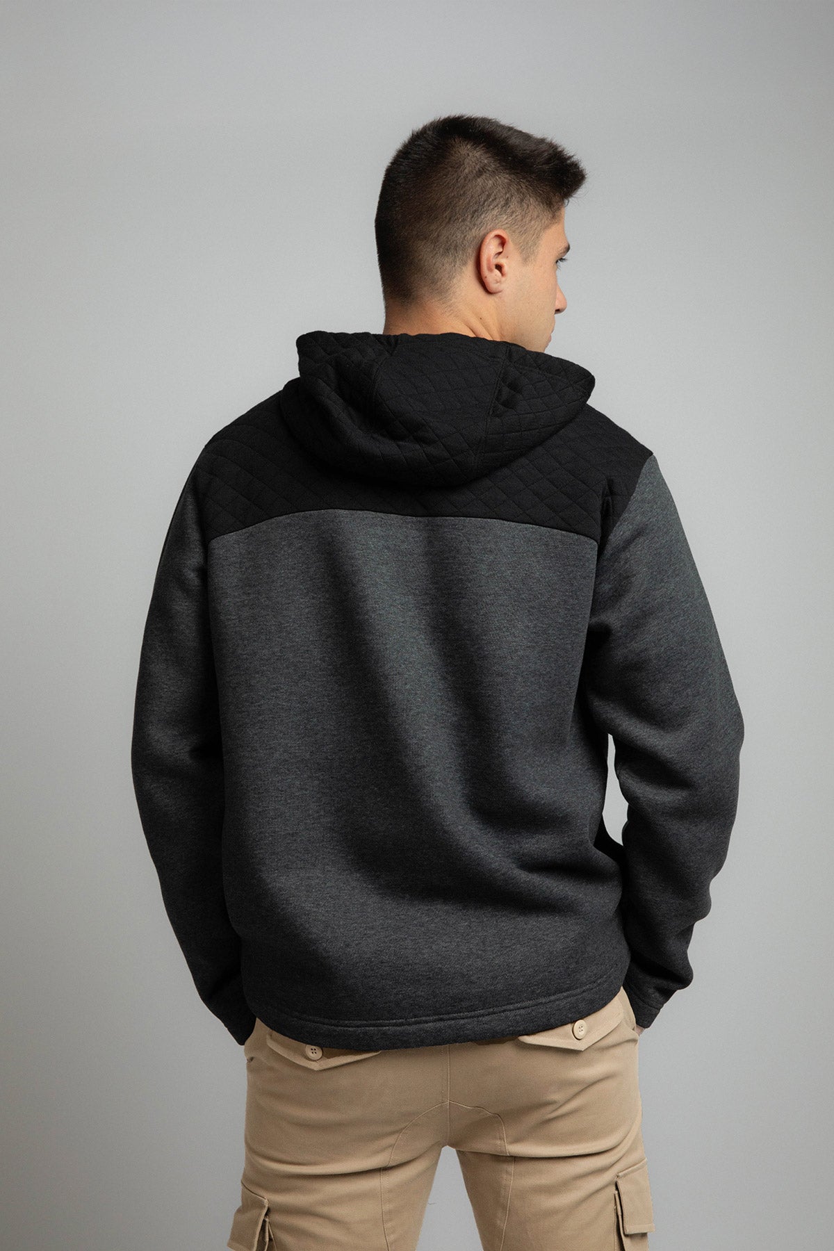 Sweatshirt com Capuz Casal Izas Preto-4