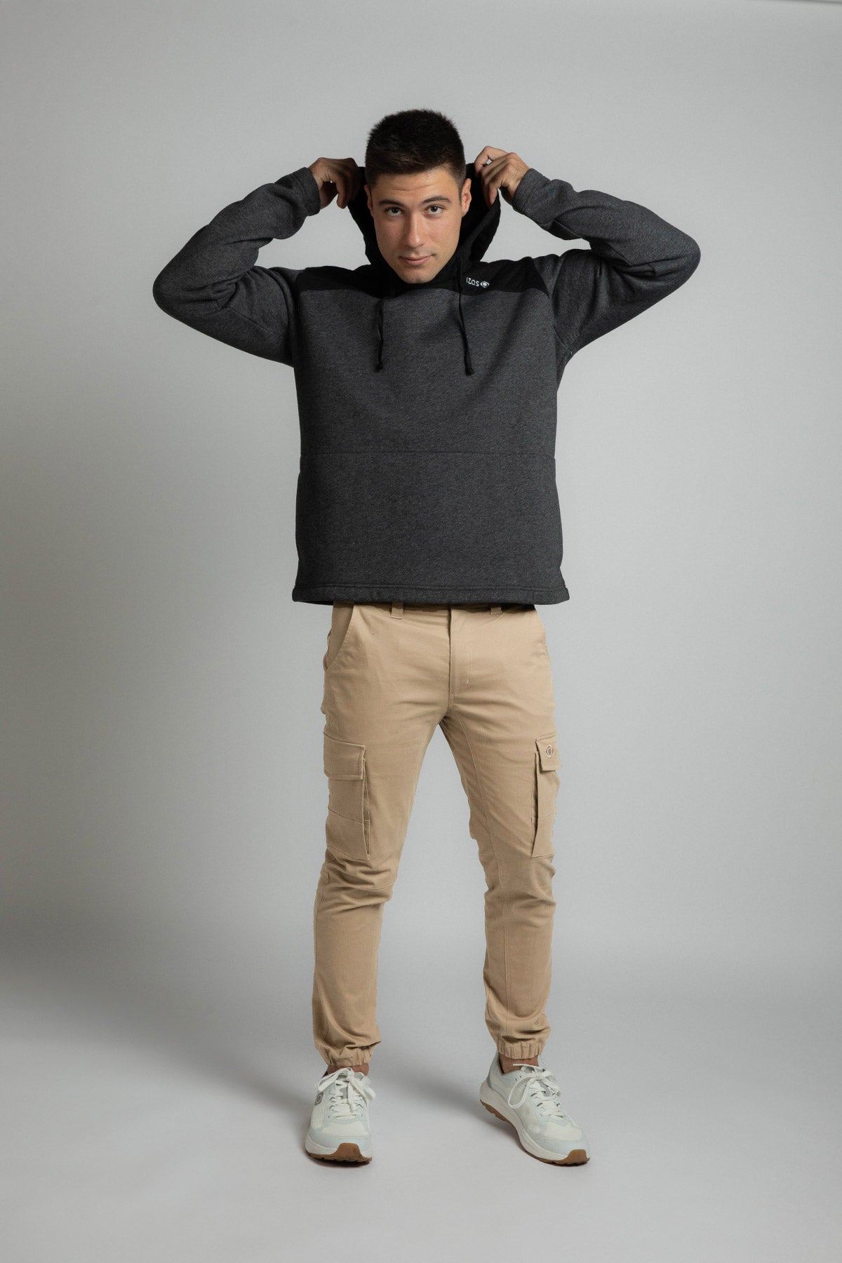 Sweatshirt com Capuz Casal Izas Preto-5