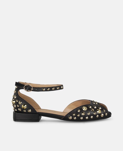 Imagem 0 de Sapatos Rasos Tipo Cangrejera com Biqueira Aberta e Detalhes de Tachas