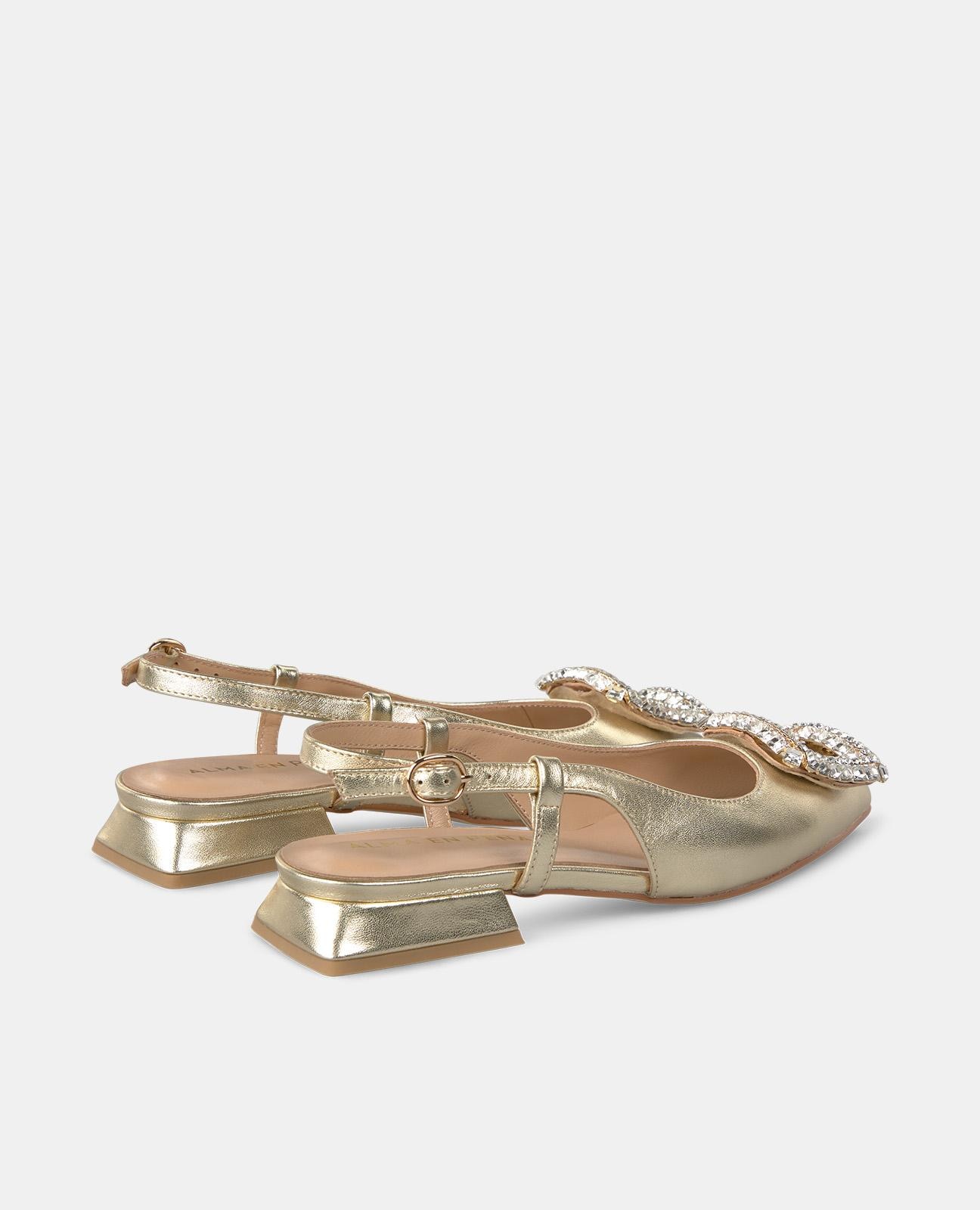 Sapatos de Salto com Broche de Pedraria e Biqueira Afiada Ouro-3