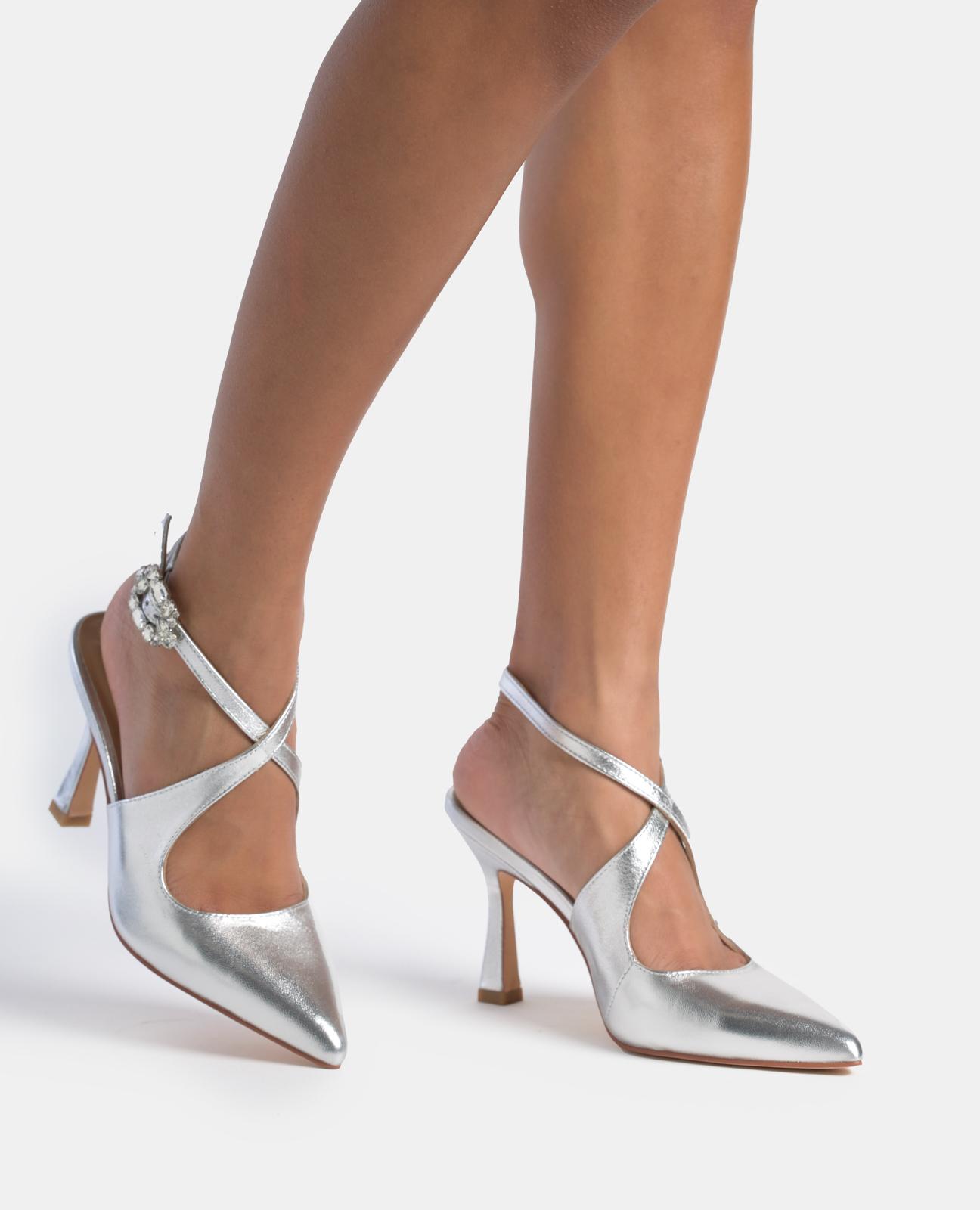 Sapatos de Salto com Tira Entrelaçada e Fivela de Pedraria Prata-4