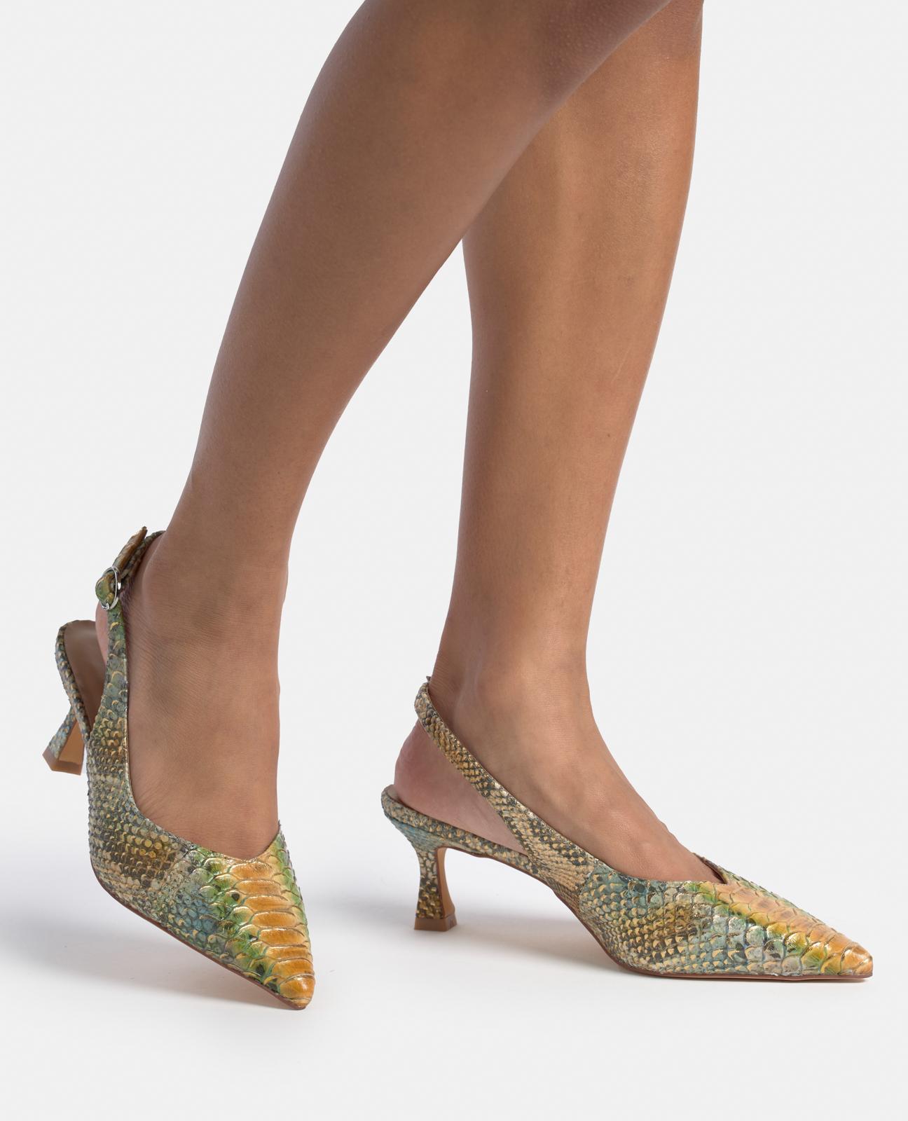 Sapatos de Salto com o Calcanhar Aberto Confecionados em Pele com a Biqueira Afiada Ouro-4