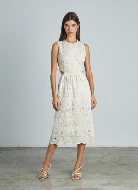 Imagem 0 de Vestido Midi com Bordados e Cut Outs na Cintura