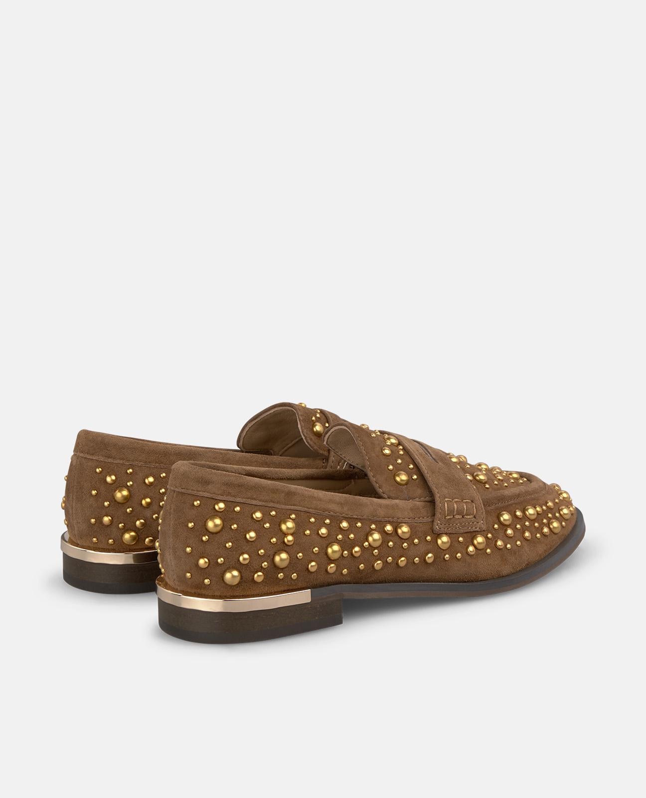Mocassins com Salto com Tachas de Pedraria e Detalhes Metalizados Castanho-3