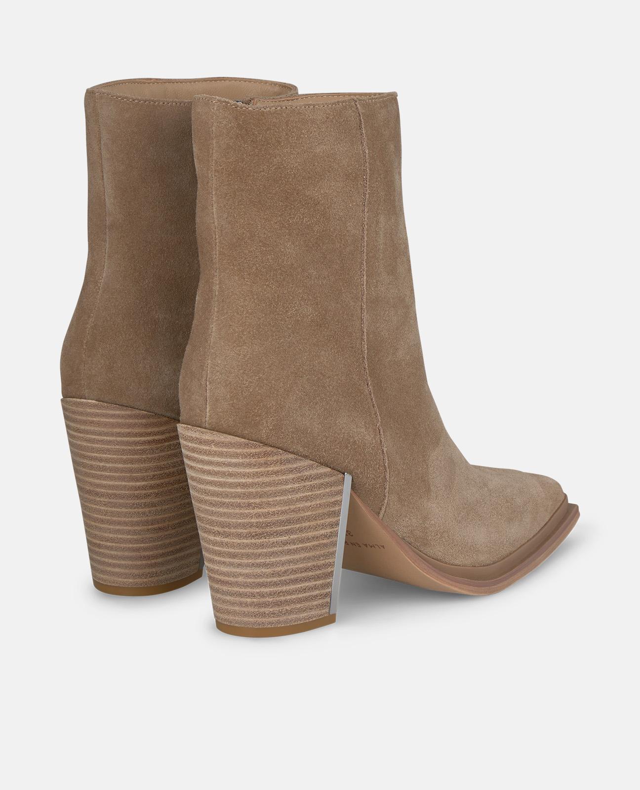 Botins Básicos com Salto Largo e Biqueira Afiada Bege-3