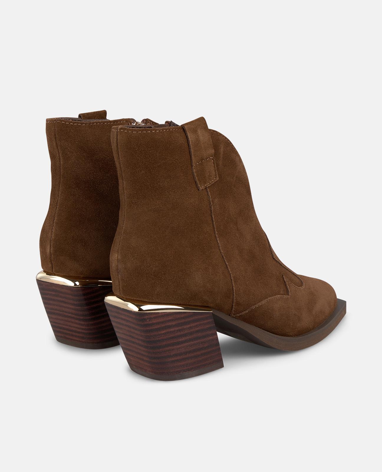 Botins Básicos com Tacão Largo Bordados e Fecho Zip Camel-3