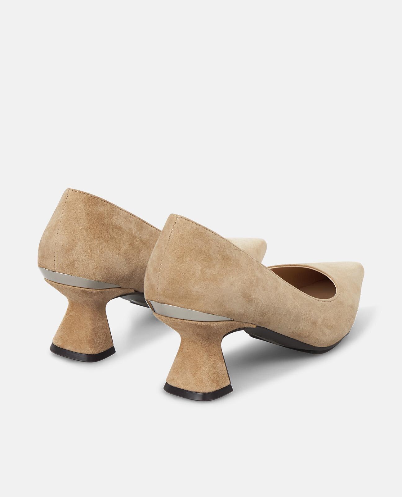 Sapatos de Salto com Detalhe Metalizado Biqueira Afiada e sem Fecho Camel-3