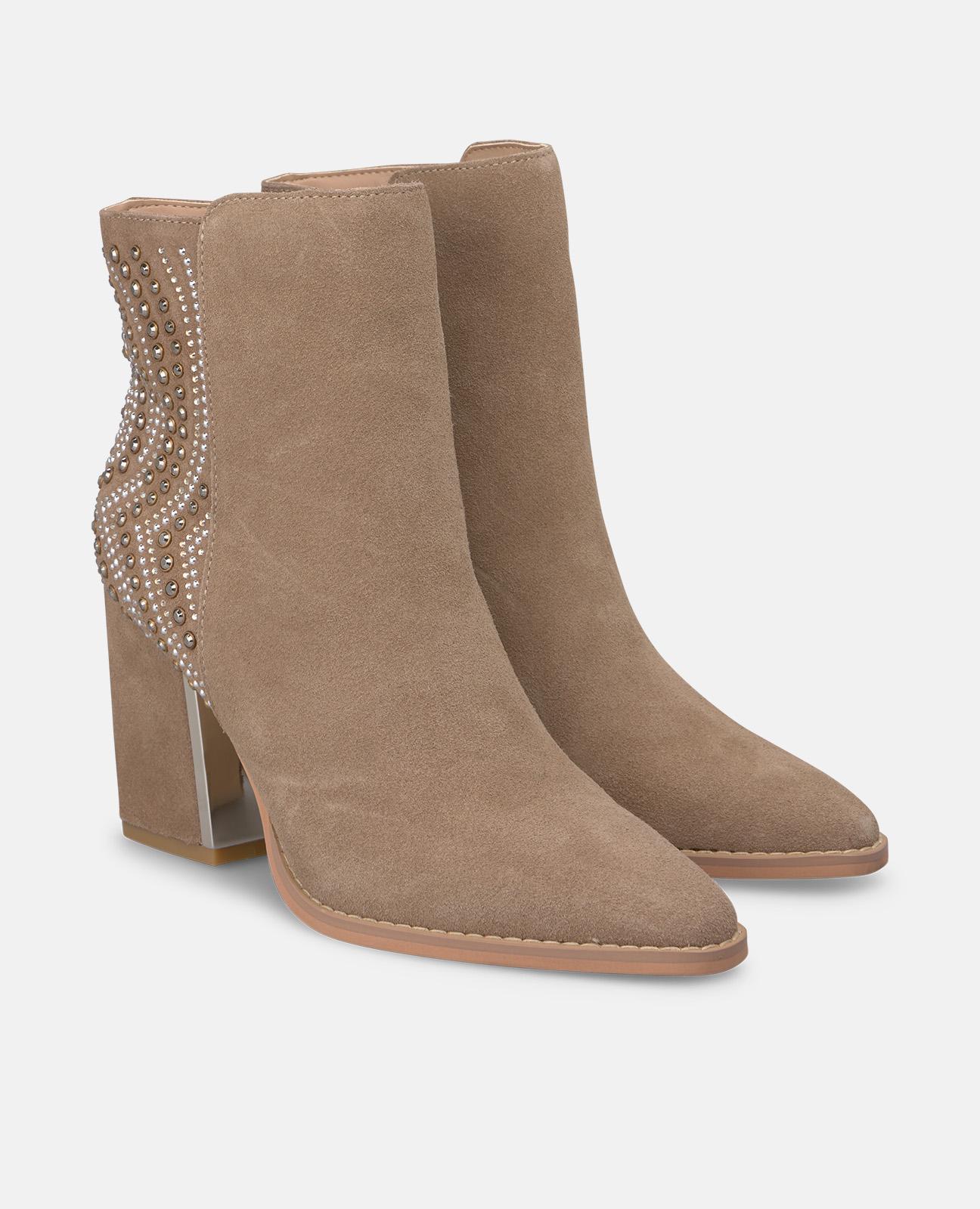 Botins Básicos com Salto e Detalhes de Pedraria Vison-2