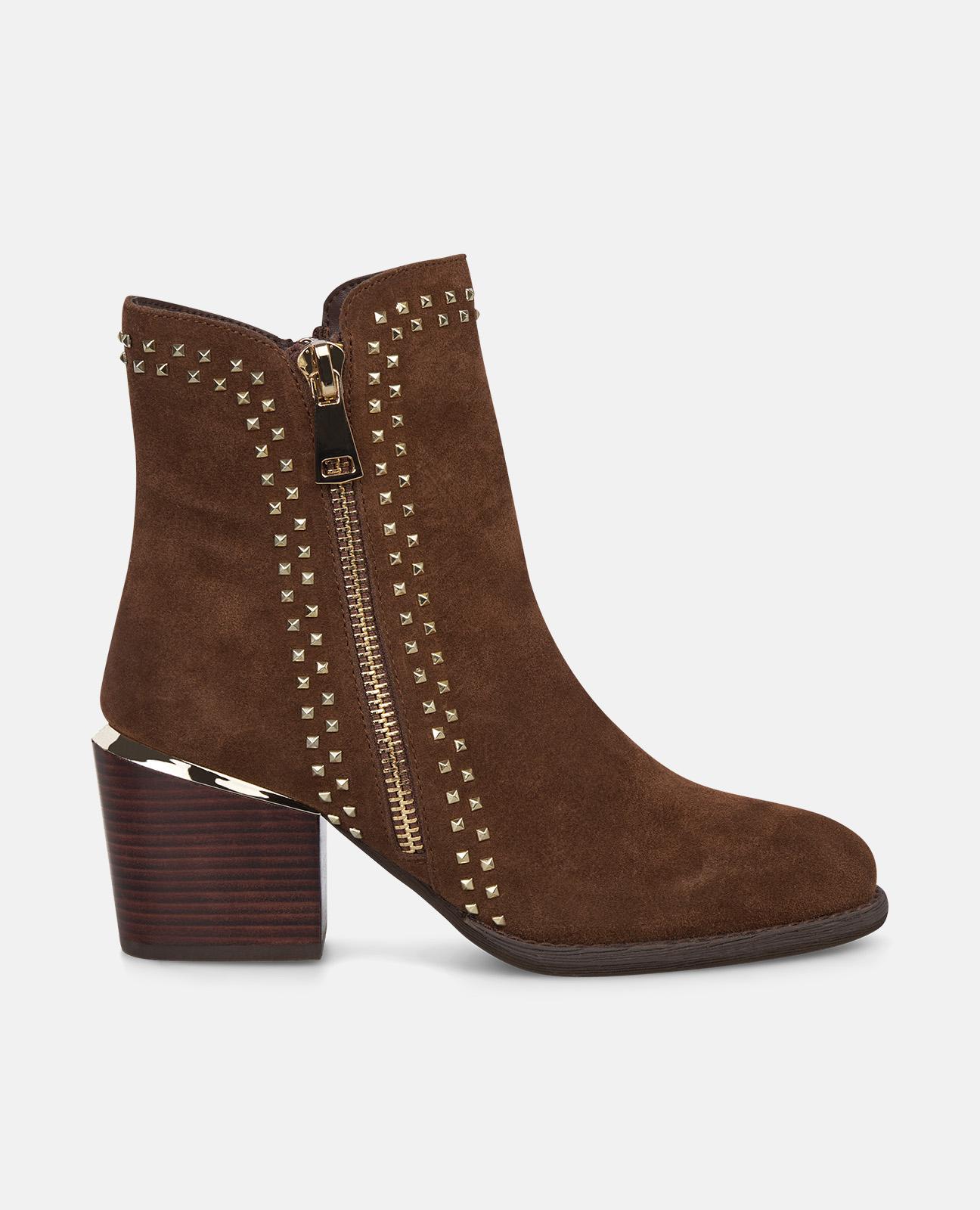 Botins Básicos com Tacão e Tachas Camel-1