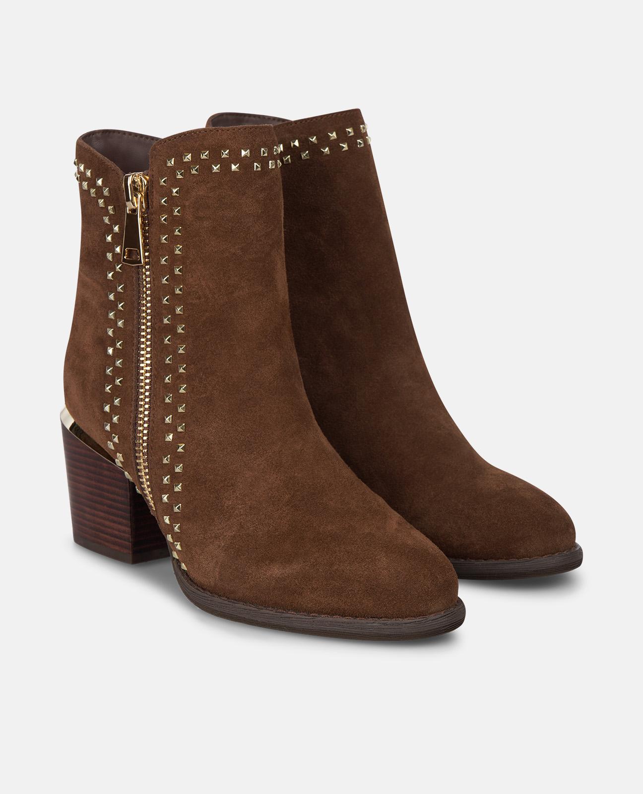 Botins Básicos com Tacão e Tachas Camel-2