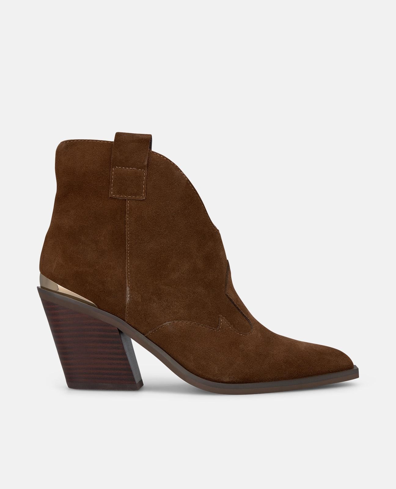 Botins Básicos com Tacão e Detalhes Metalizados Camel-1