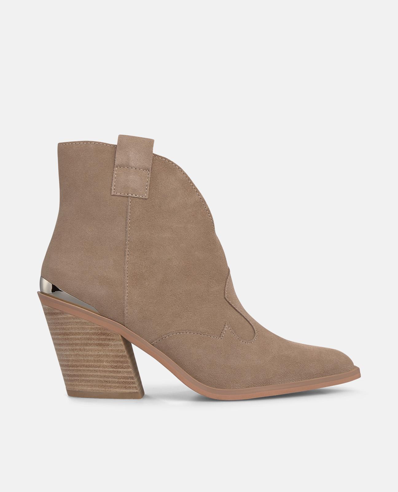 Botins Cowboy com Salto com Biqueira Afiada e Abertura com Fecho Zip Bege-1