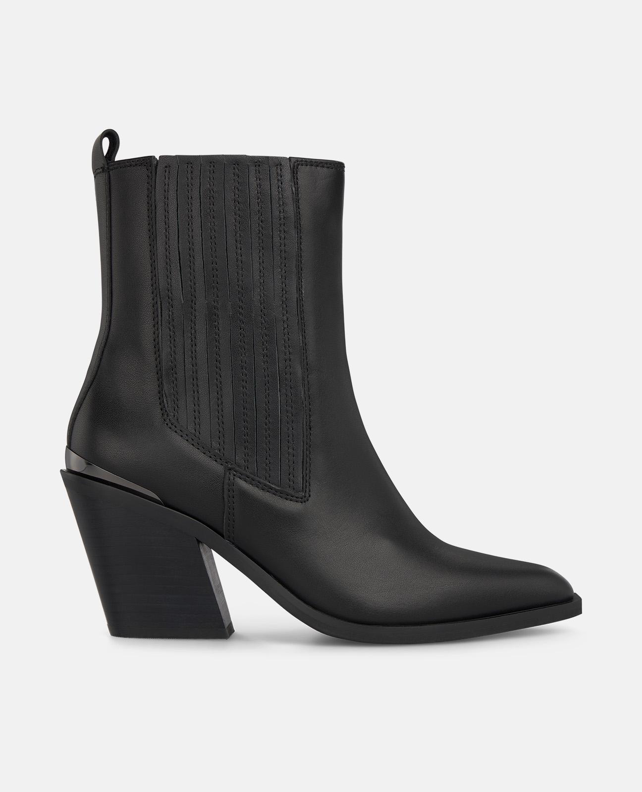 Imagem 0 de Botins de Salto com Detalhe Metálico e Cano Elástico