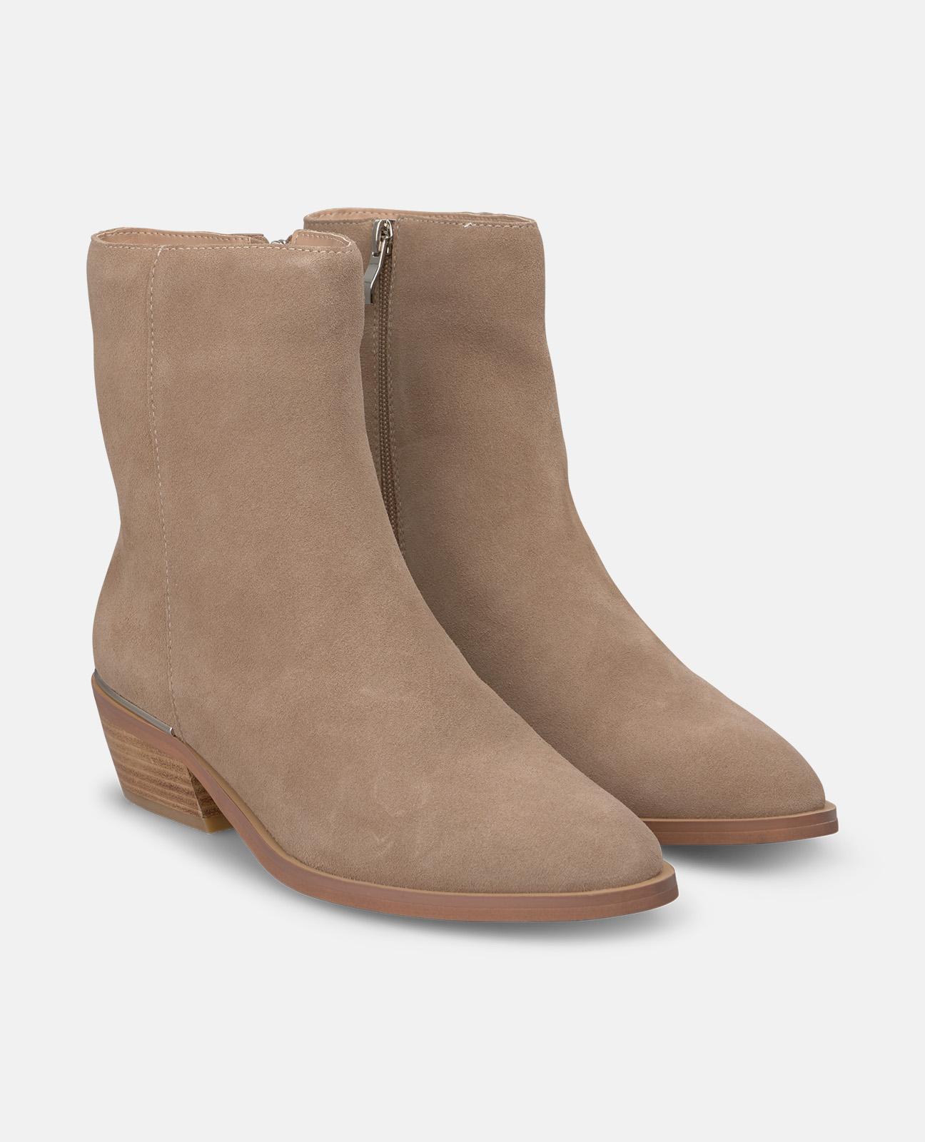 Botins Básicos Rasos com Cano Baixo Vison-2