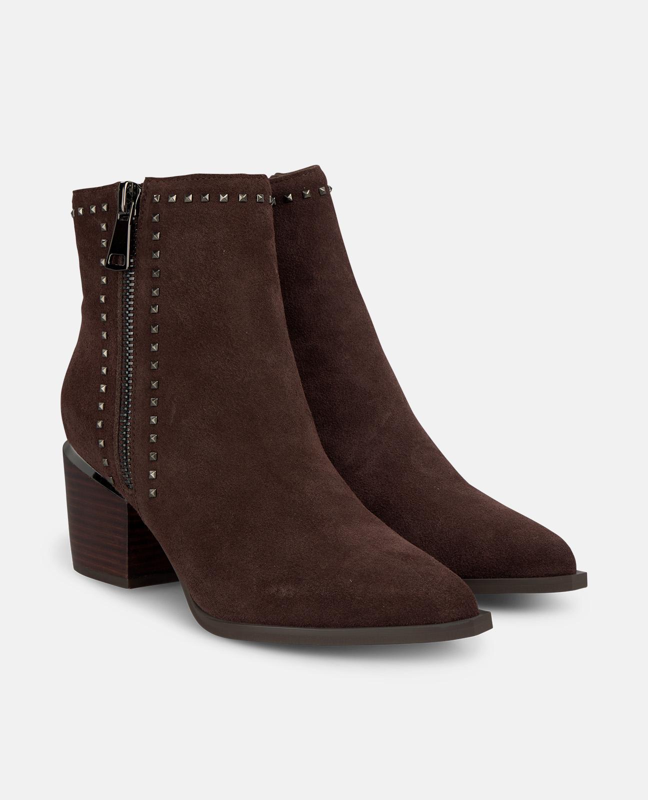 Botins com Salto com Tachas e Fechos Zip Laterais Castanho-2