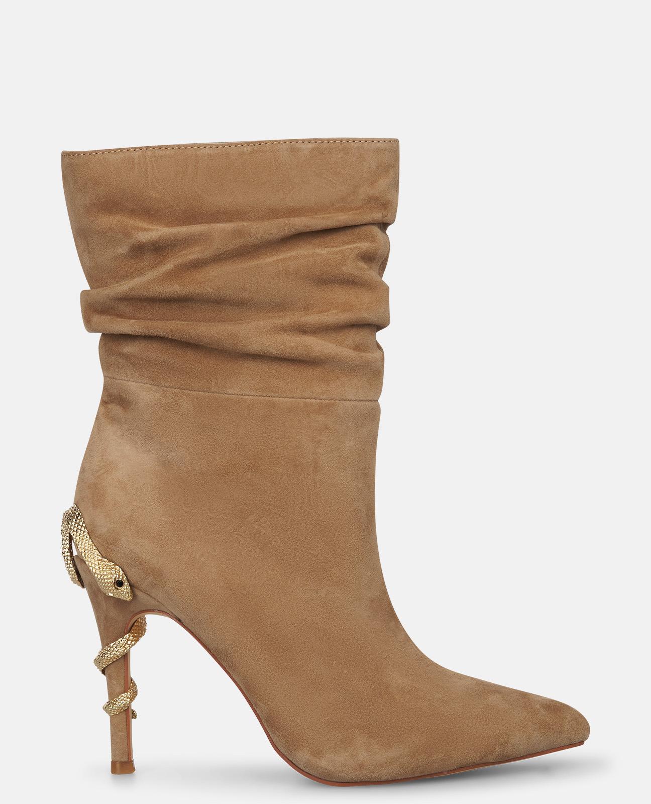 Imagem 0 de Botins com Salto e Detalhe de Serpente