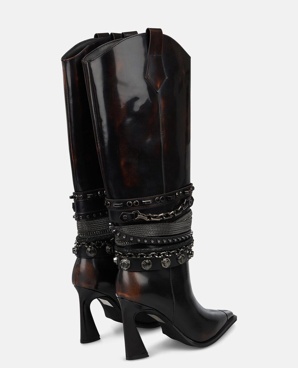 Botas de Salto com Pedras Decorativas no Cano e Biqueira Pontiaguda com Detalhe Metálico Castanho-3