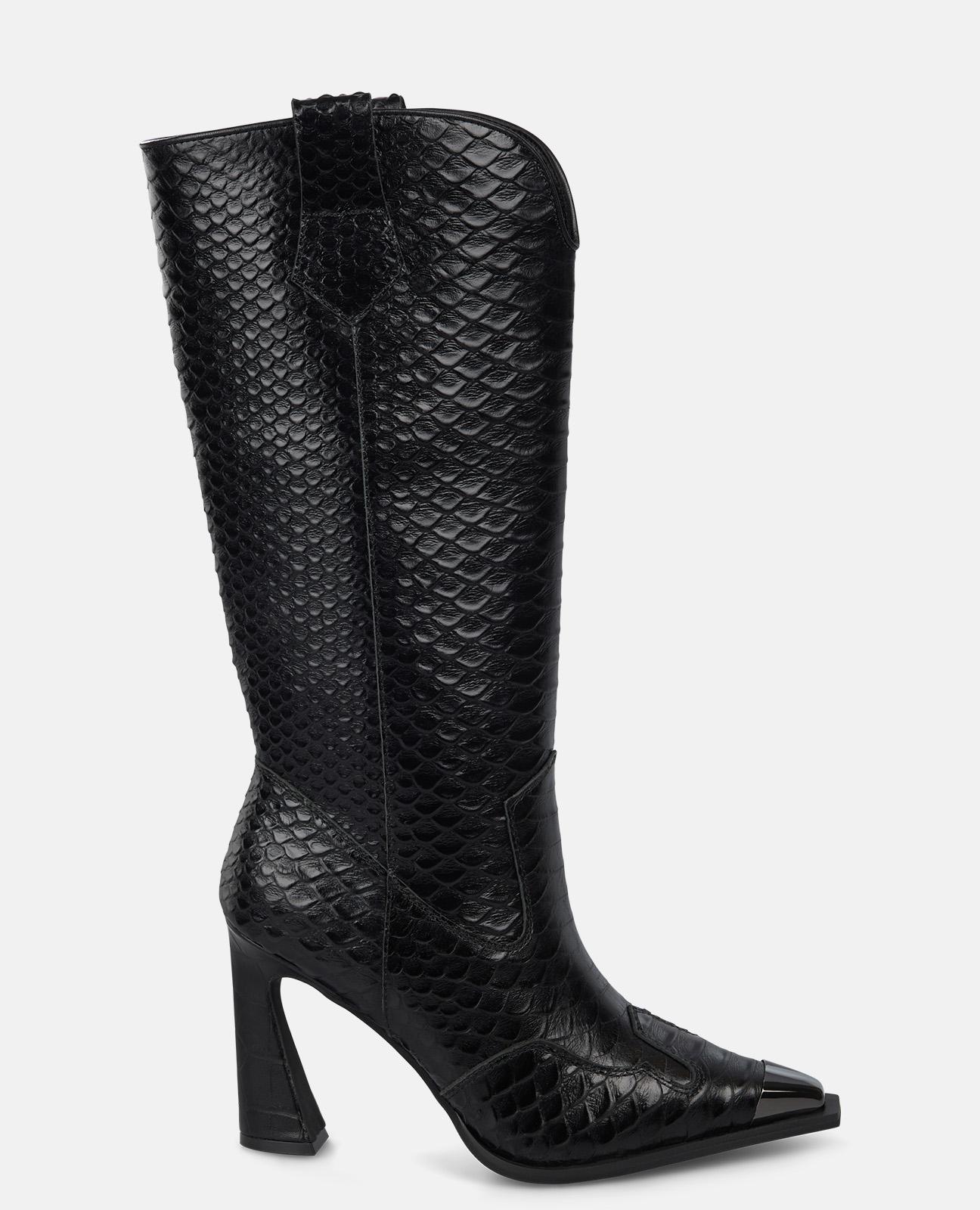 Imagem 0 de Botas de Salto com Textura e Biqueira Pontiaguda com Detalhe Metálico