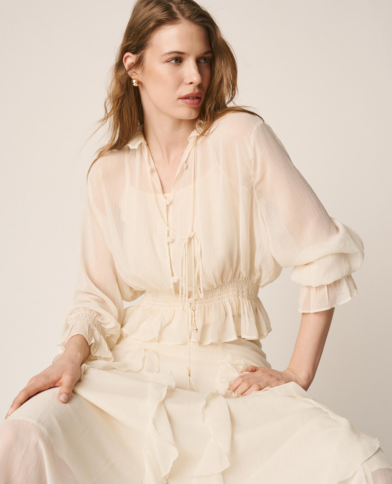 Blusa Semitransparente com Folhos e Gola em V Branco-4