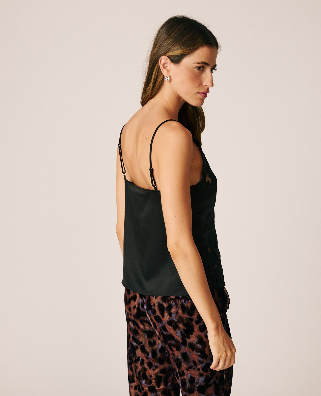 product.carousel.image.label