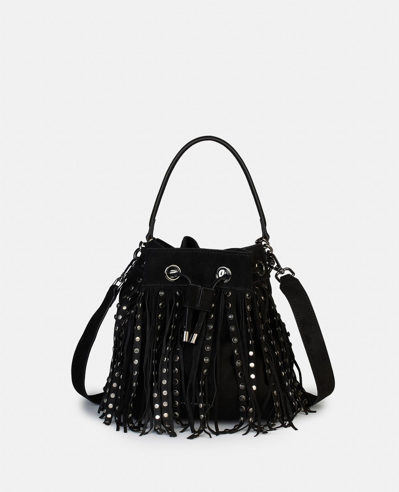 Imagem 0 de Mala de Ombro de Pele com Detalhes de Tachas e Franjas e Fecho Ajustável