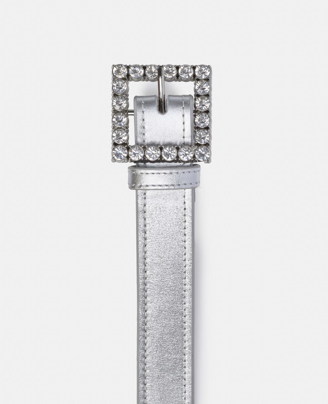 Cinto de Pele com Fivela Quadrada e Detalhes de Pedraria Prata-4