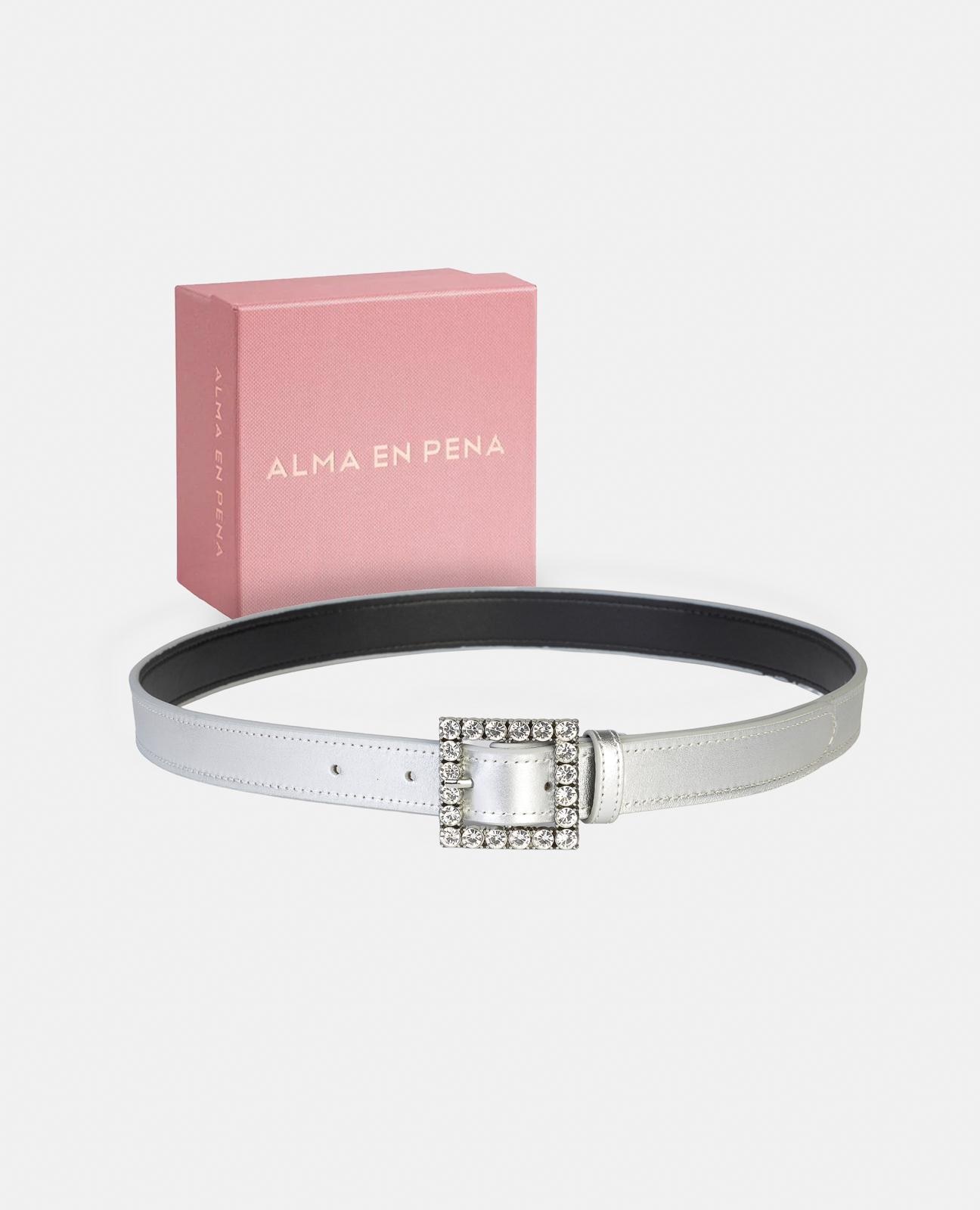 Cinto de Pele com Fivela Quadrada e Detalhes de Pedraria Prata-5