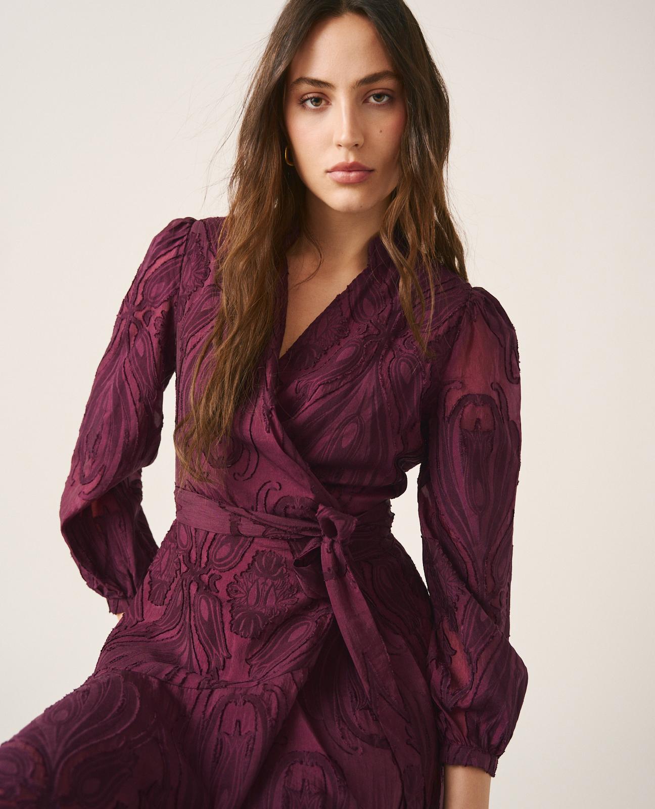 Vestido Midi Jacquard com Efeito Voo e Fecho com Nó Atado na Cintura Beringela-3