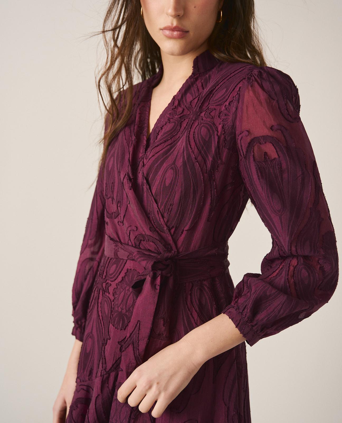Vestido Midi Jacquard com Efeito Voo e Fecho com Nó Atado na Cintura Beringela-6
